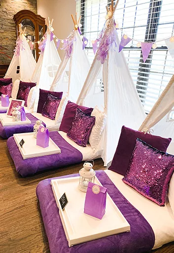 Pijamada de lujo con tema Purple & Glam